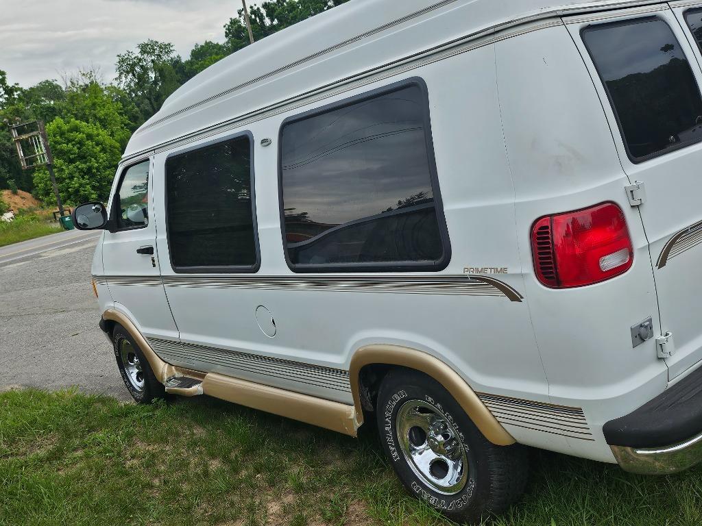 1998 Dodge 1500 Ram Van - $7,995